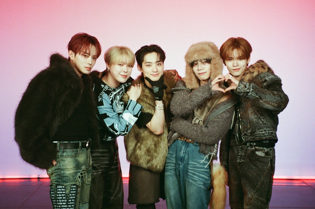 Latest photo of VERIVERY