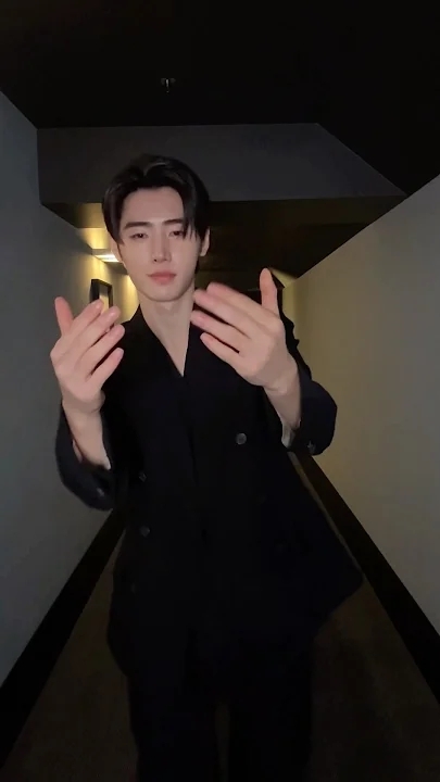 Latest photo of Sunghoon (ENHYPEN)