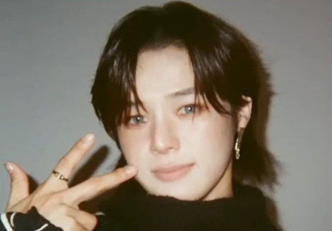 Behind-the-scenes cut of K (&TEAM)