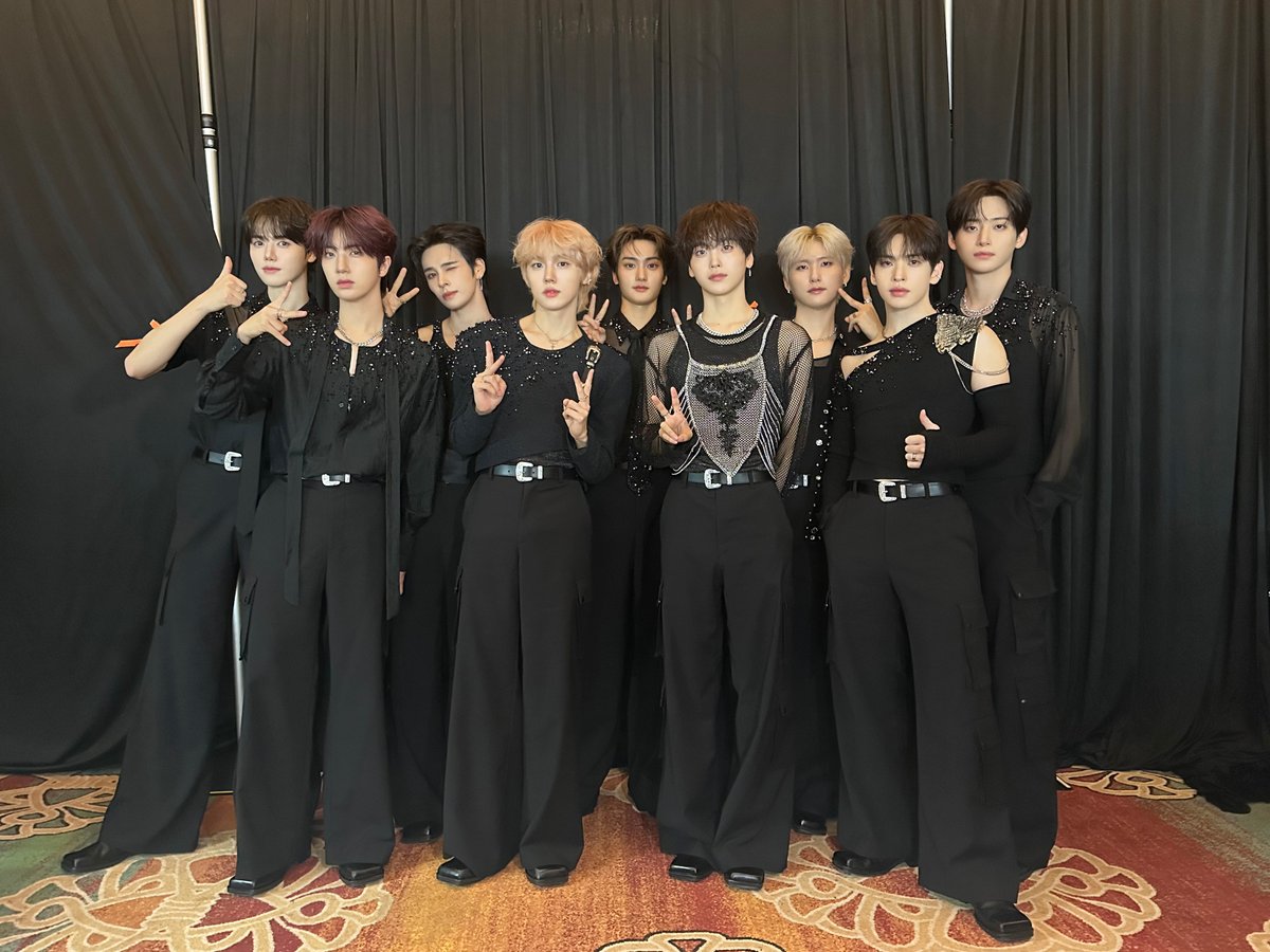 A moment captured by CRAVITY's fan