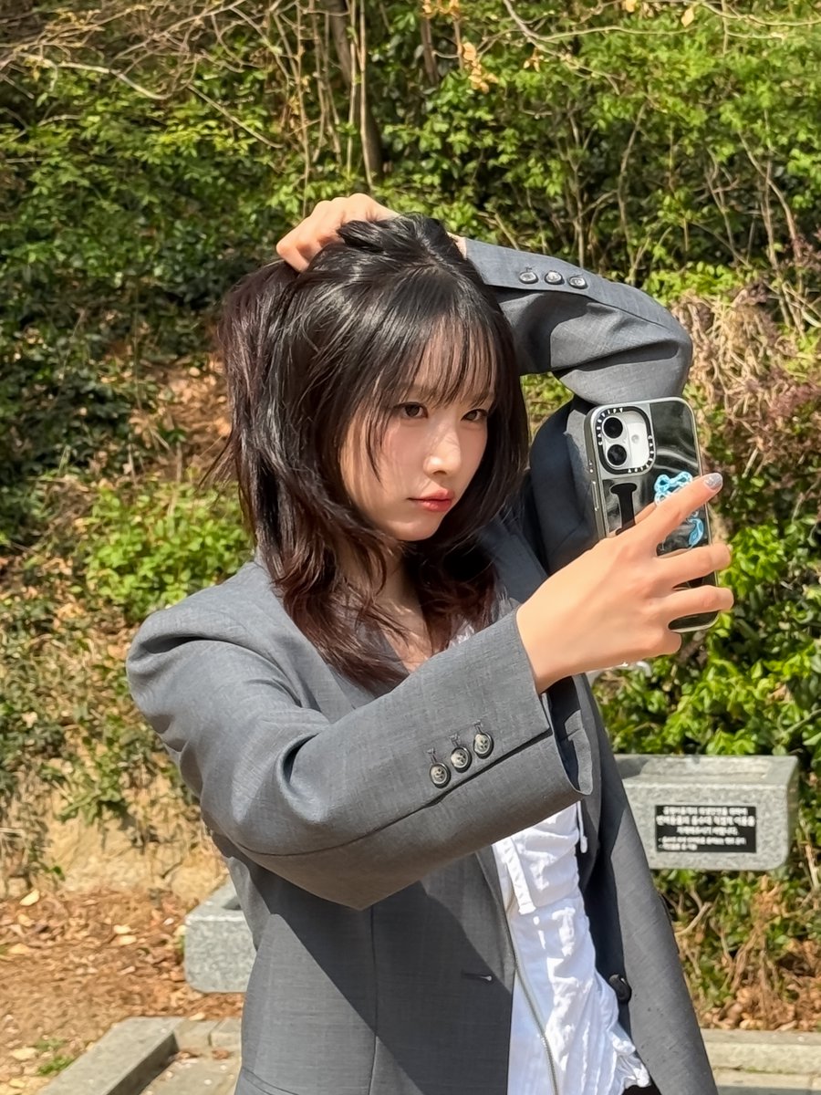 Behind-the-scenes cut of WJSN