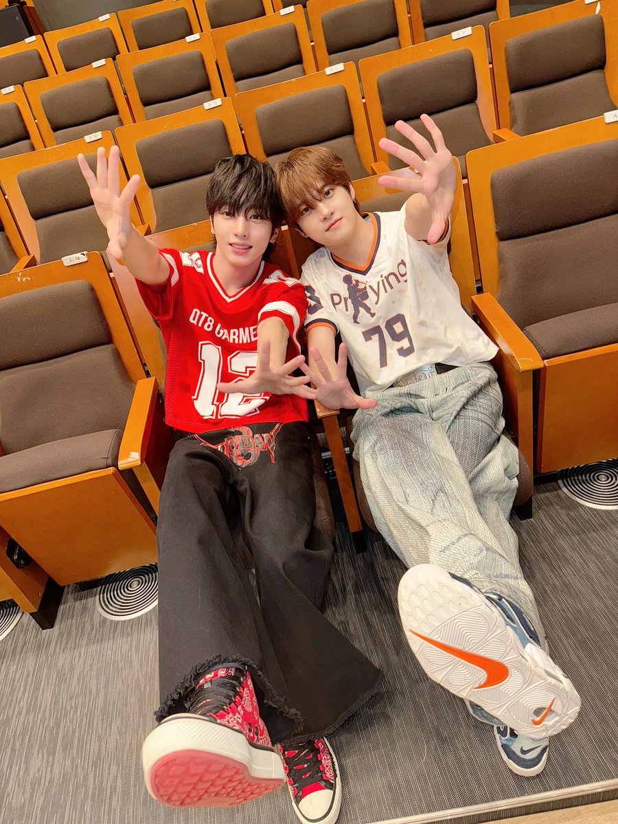 A moment captured by Xikers's fan