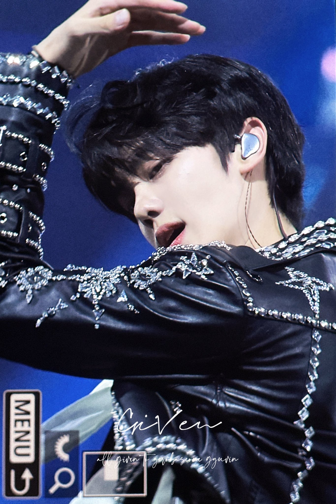 A moment captured by Kim Gyuvin (ZEROBASEONE)'s fan