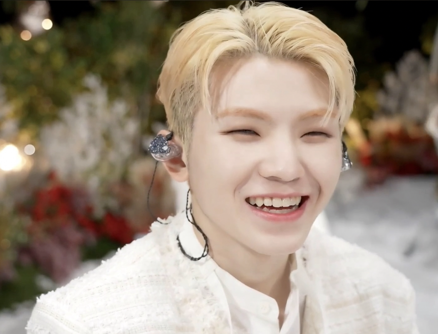 A moment captured by Woozi (SEVENTEEN)'s fan