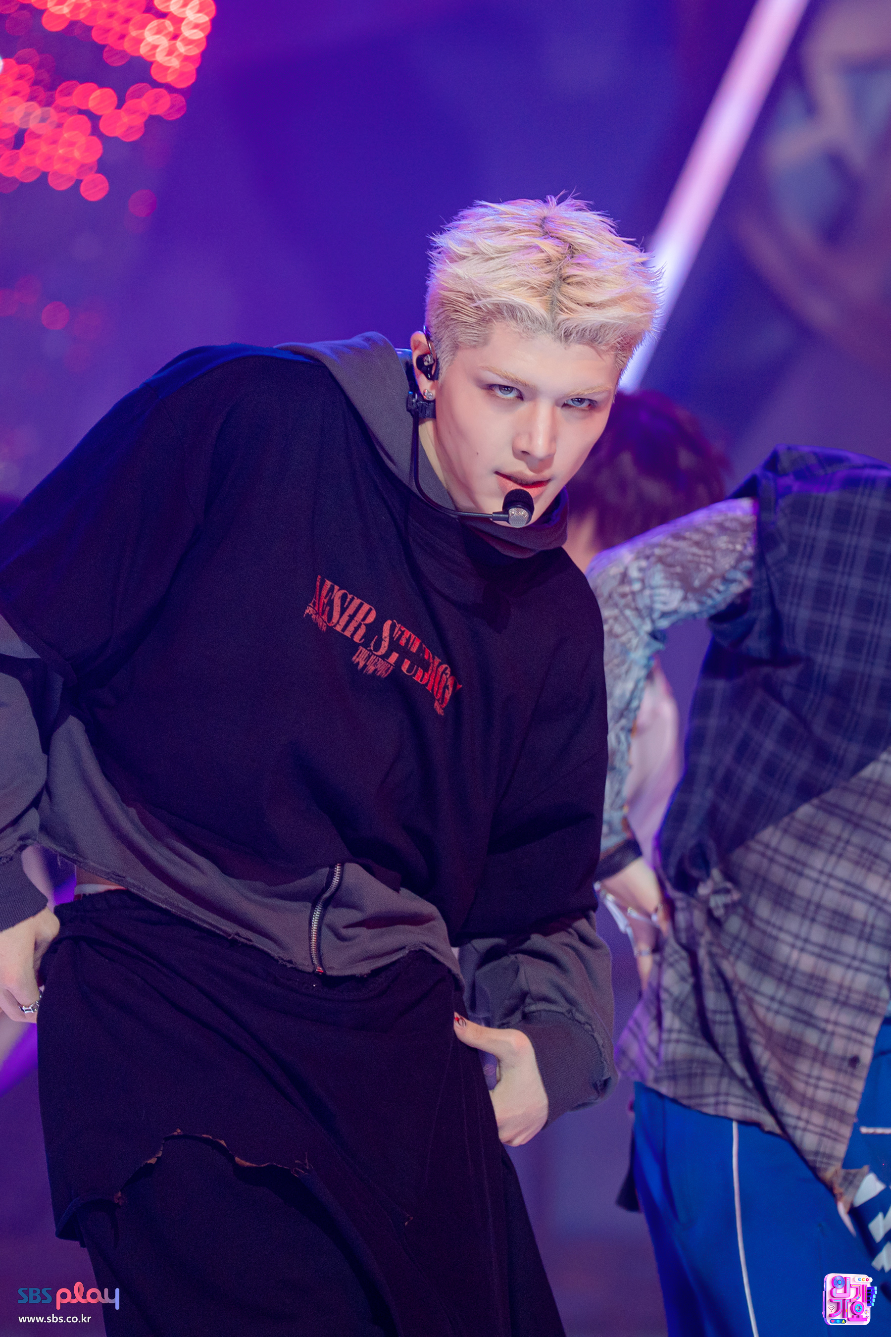 Recent activity shot of Maki (&TEAM)