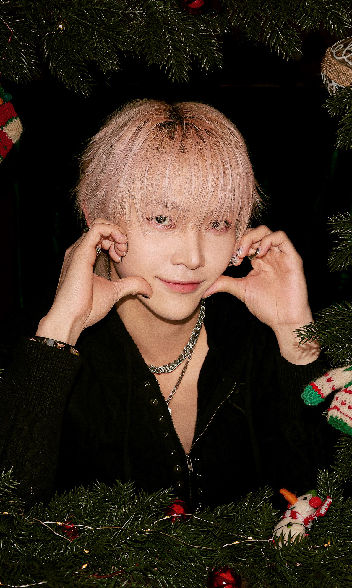 The most beloved wallpaper among Nicholas (&TEAM)'s fans