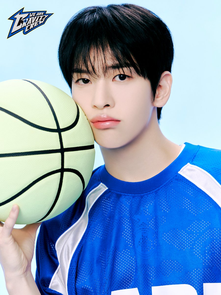 Behind-the-scenes cut of CRAVITY