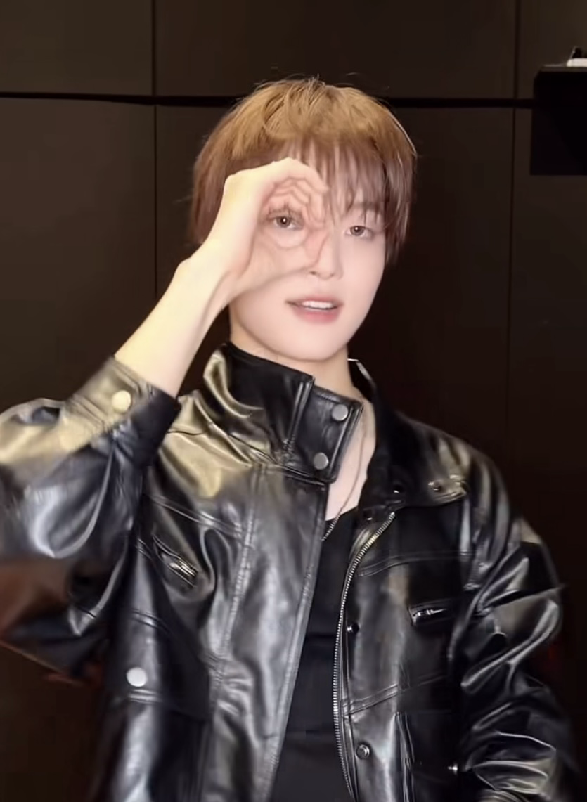 Latest photo of EJ (&TEAM)