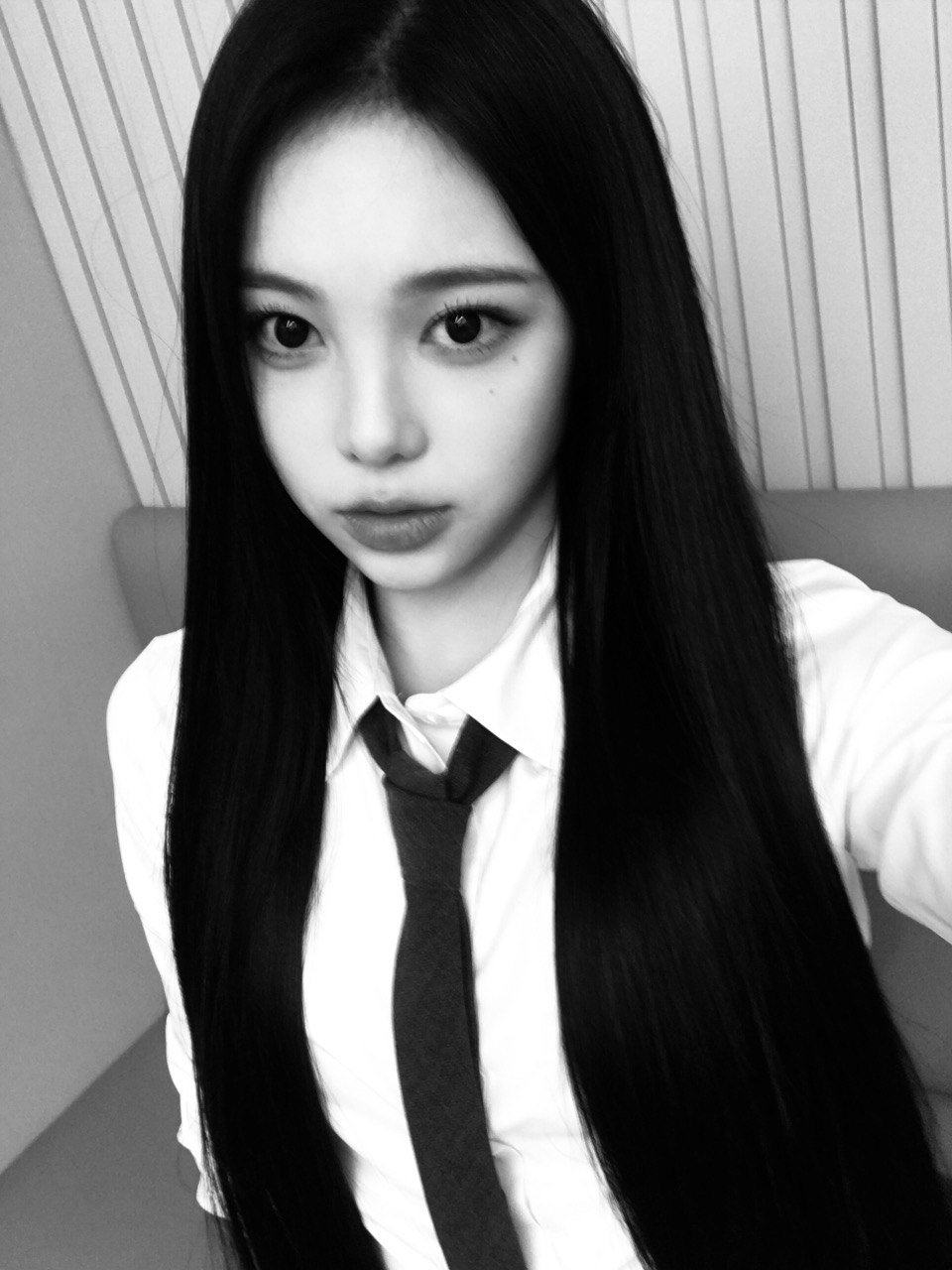 A moment captured by Hearts2Hearts's fan