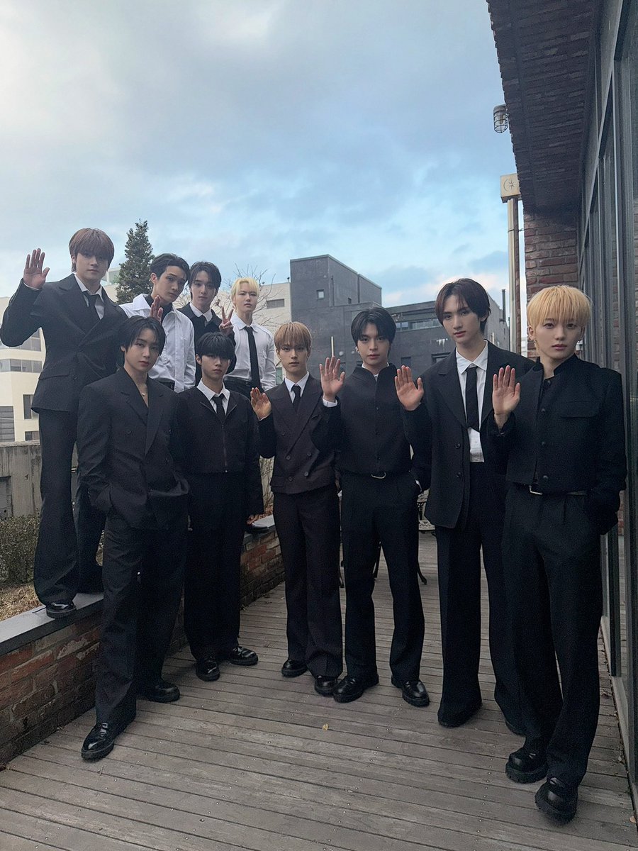 A moment captured by Xikers's fan