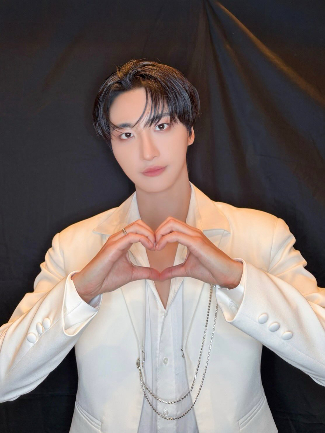 Behind-the-scenes cut of Seonghwa (ATEEZ)