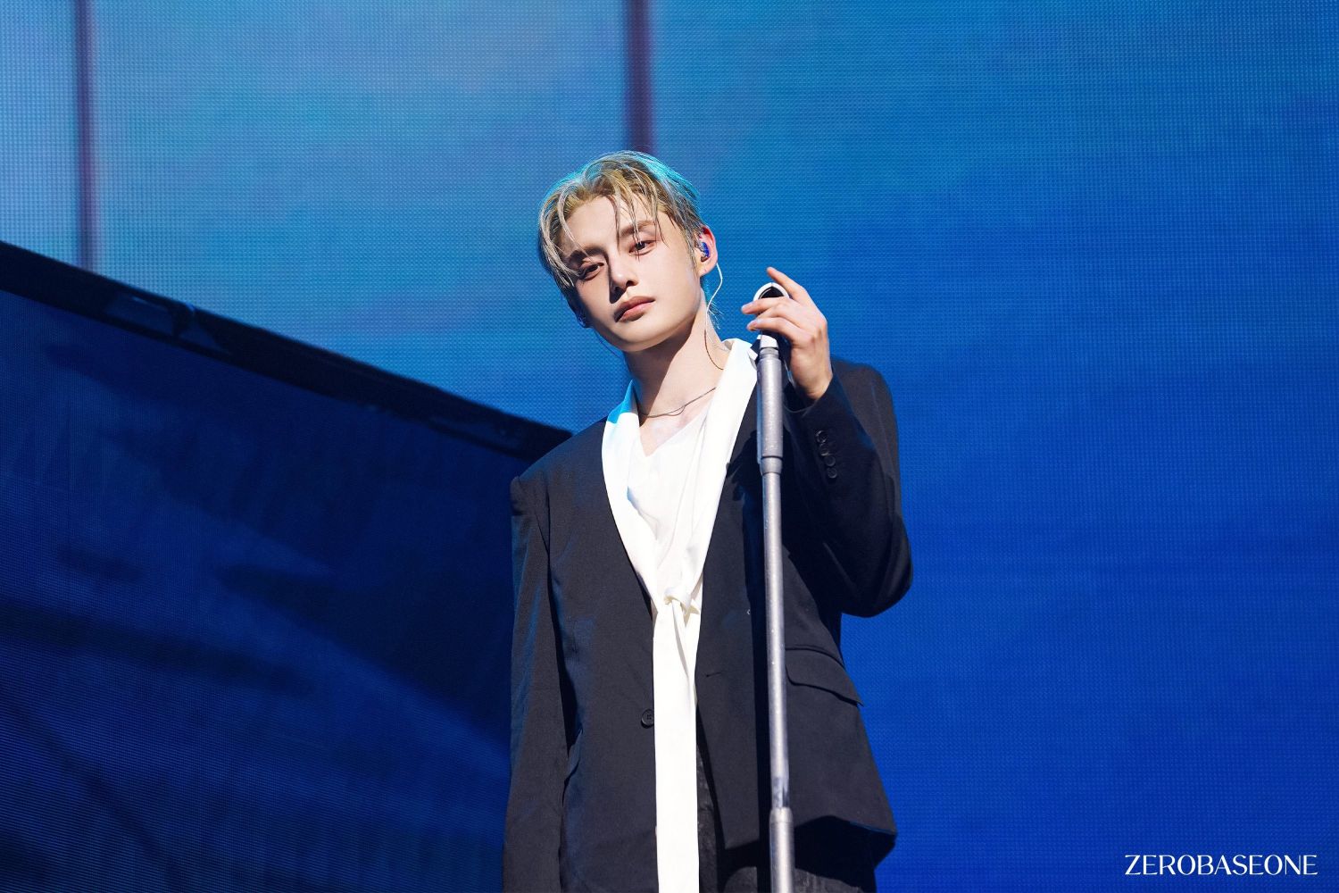 Latest photo of Kim Jiwoong (ZEROBASEONE)