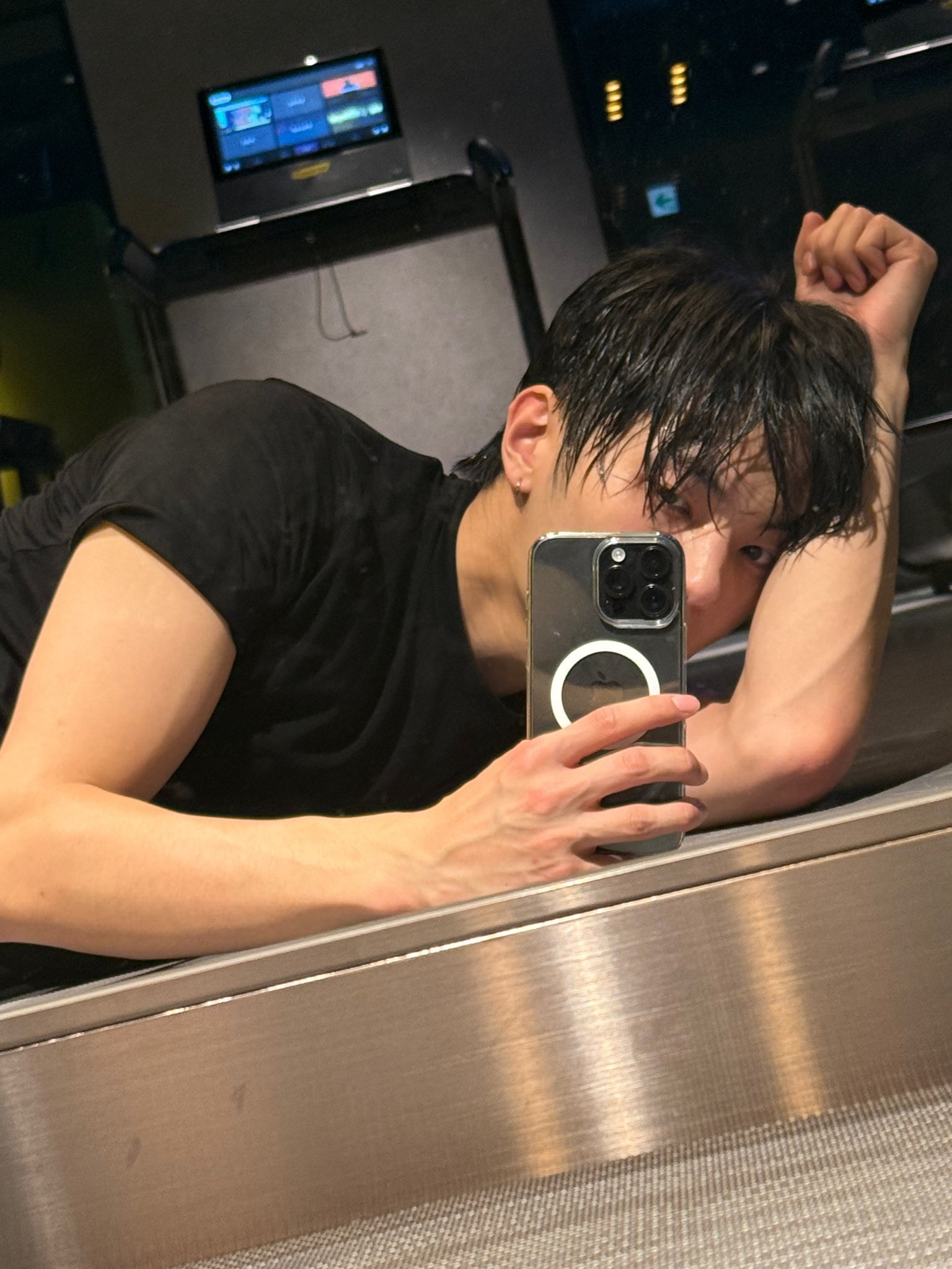 Latest photo of LEEJEONG (WHIB)