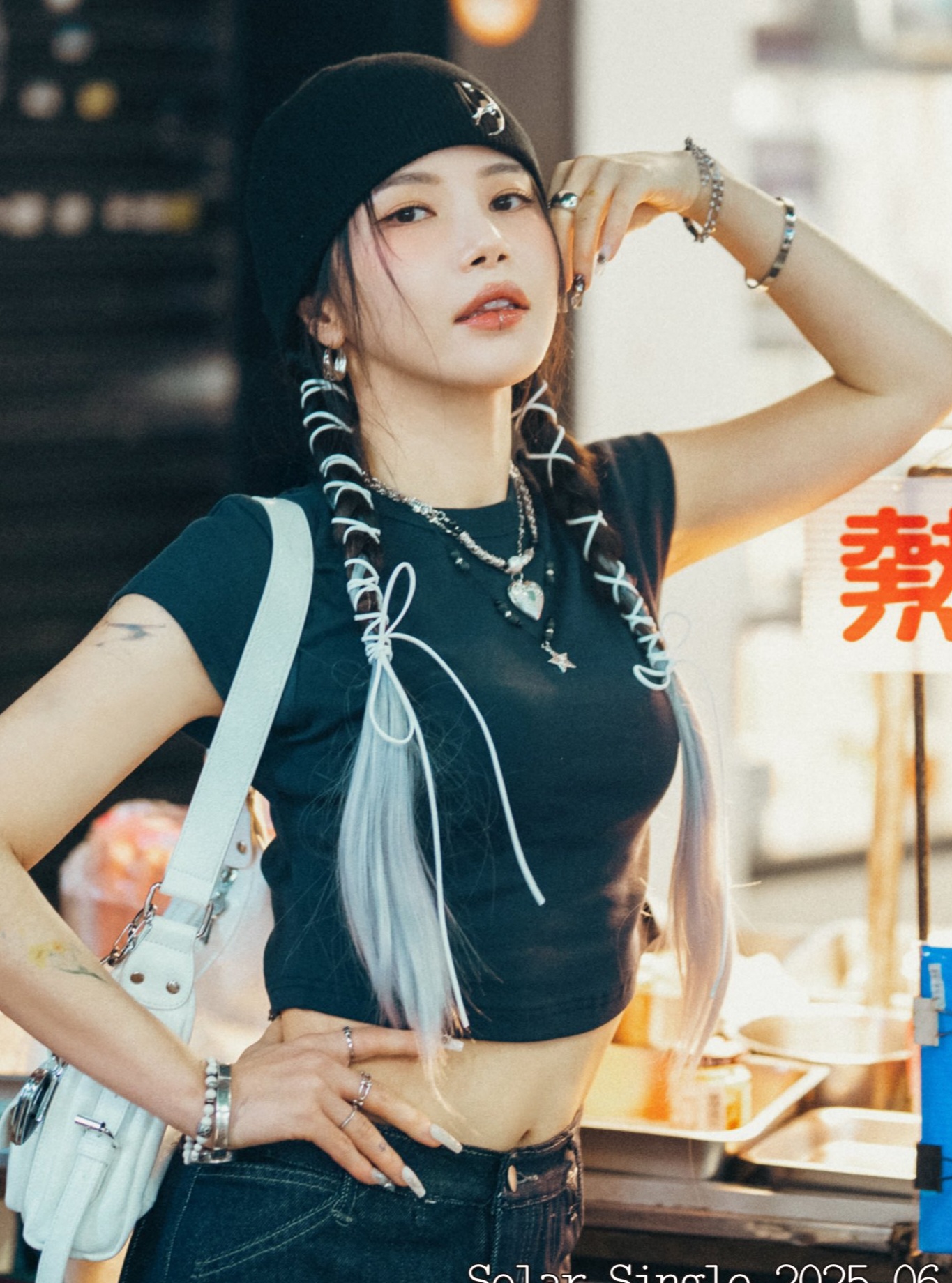 Latest photo of Solar (MAMAMOO)