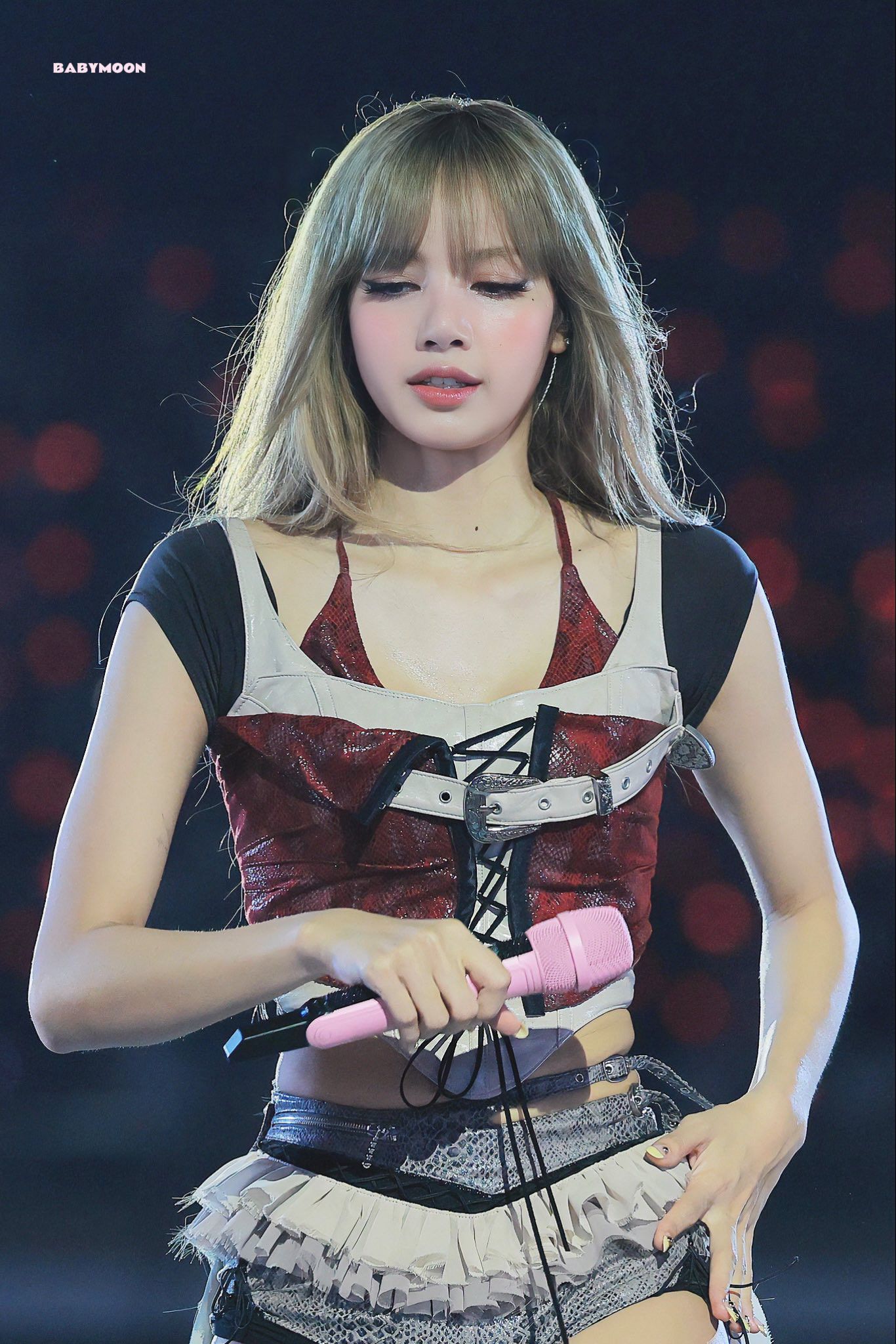 Behind-the-scenes cut of Lisa (BLACKPINK)