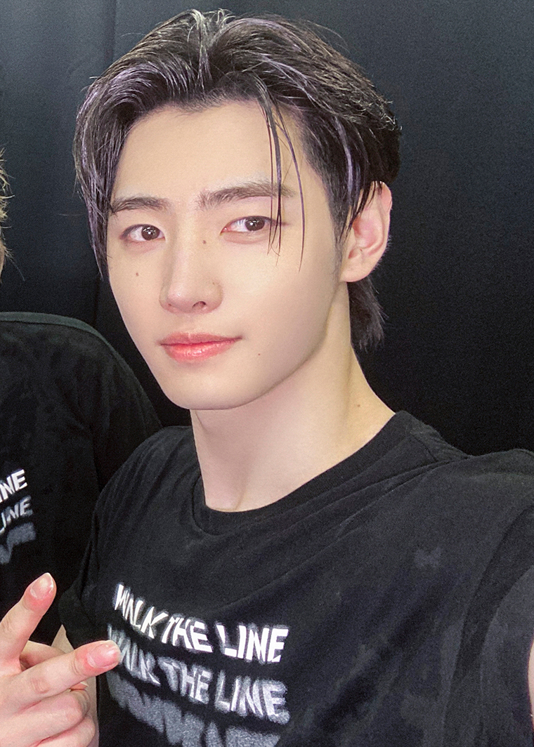 Behind-the-scenes cut of Sunghoon (ENHYPEN)