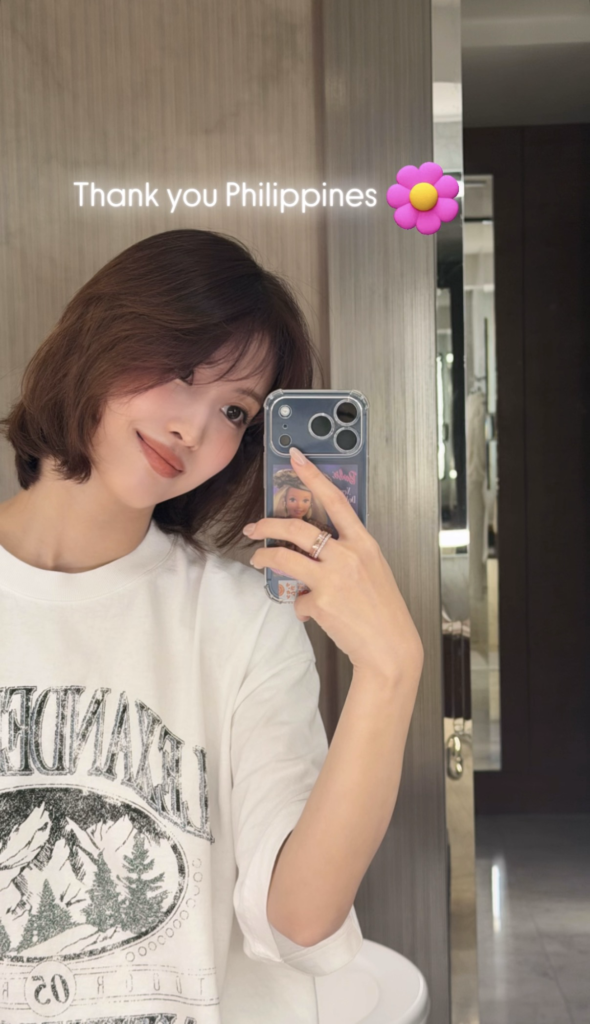 モモ (TWICE)の舞台裏ショット