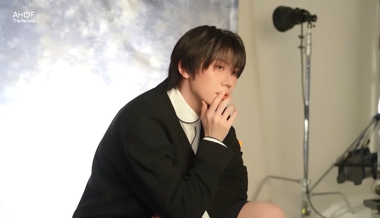 Behind-the-scenes cut of Park Han (AHOF)