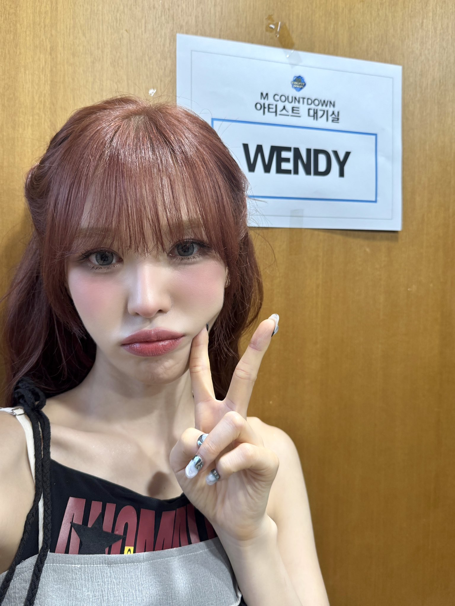 Behind-the-scenes cut of Red Velvet