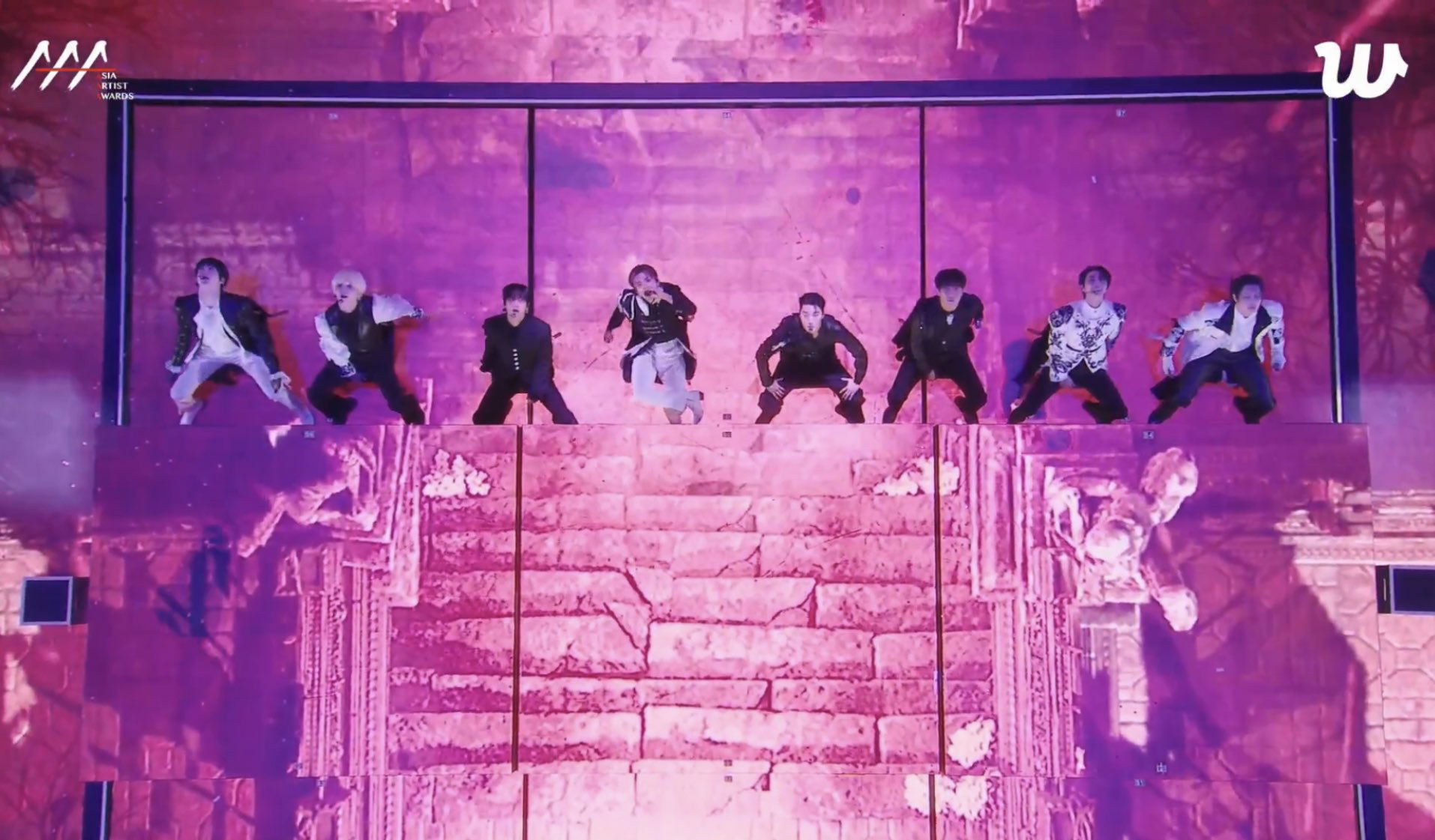 에이티즈의 비하인드 컷