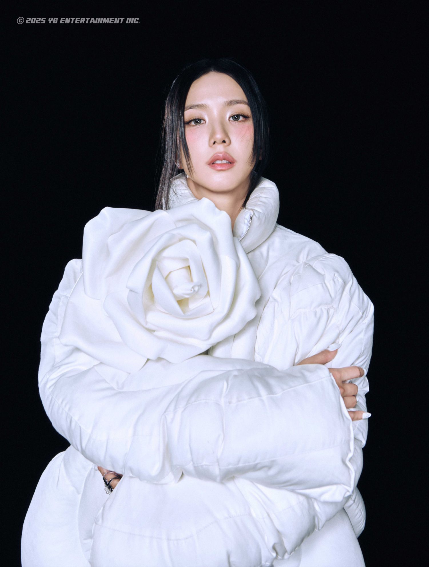 Behind-the-scenes cut of Jisoo (BLACKPINK)