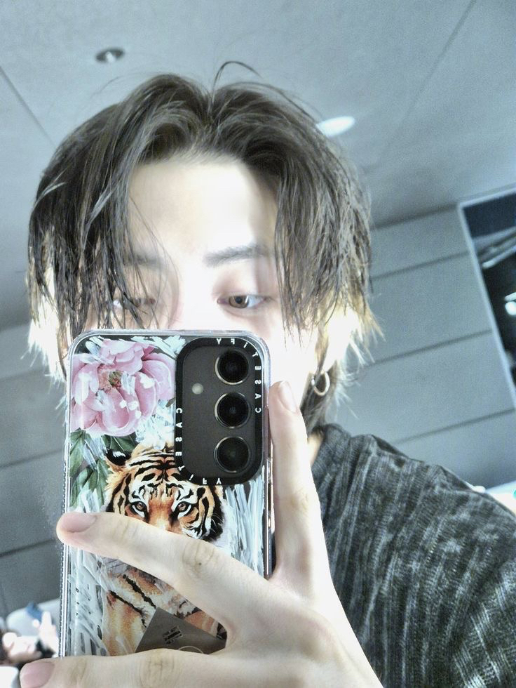 Behind-the-scenes cut of Taesan (BOYNEXTDOOR)