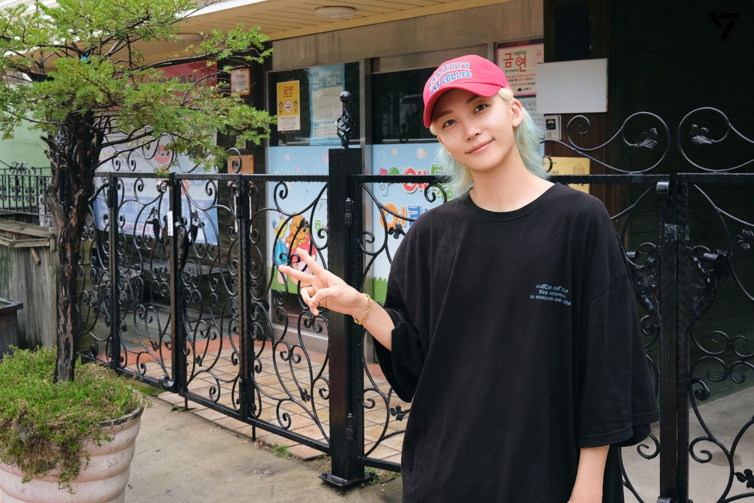 Behind-the-scenes cut of Jeonghan (SEVENTEEN)