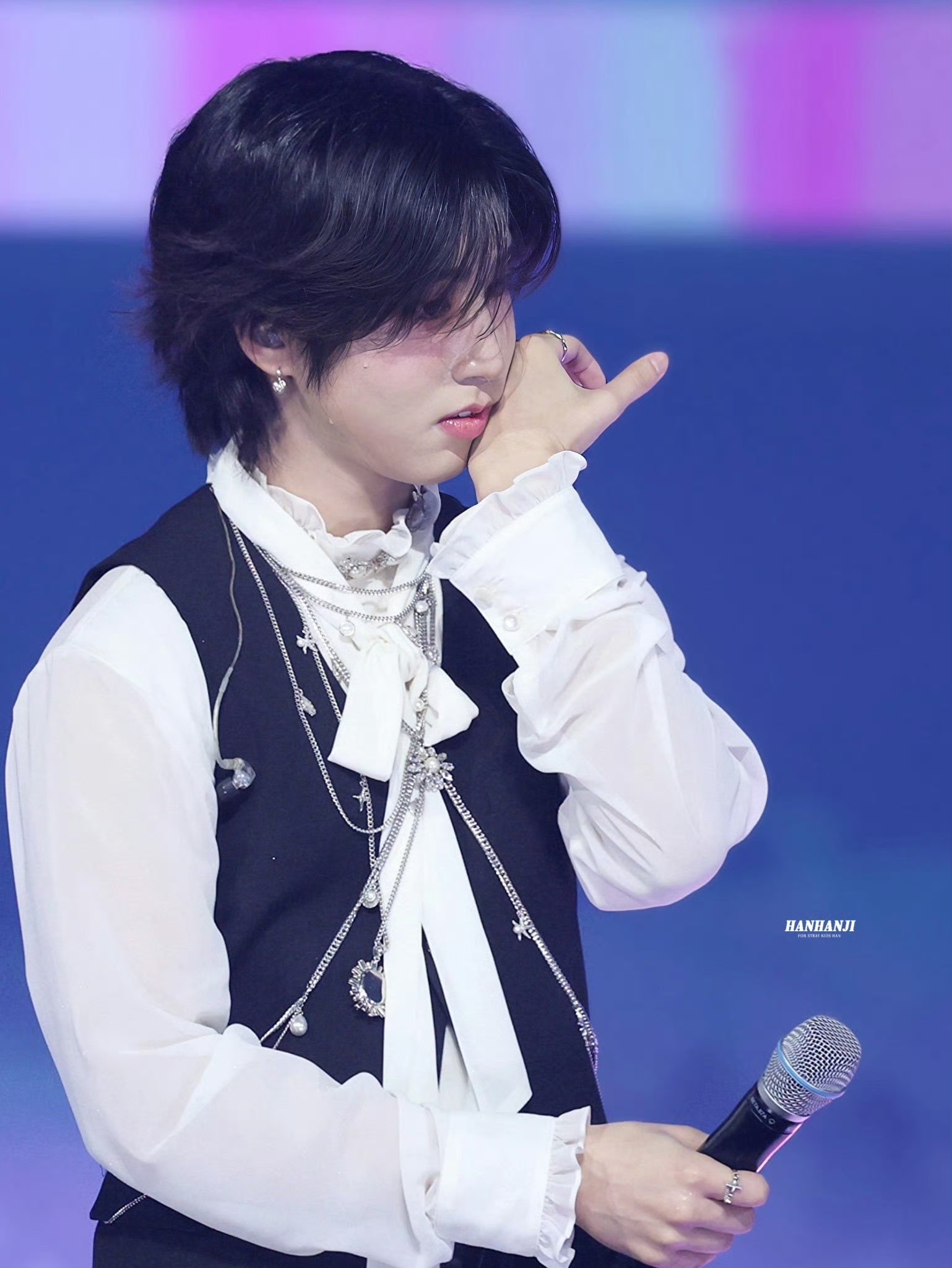 Latest photo of HAN (Stray Kids)