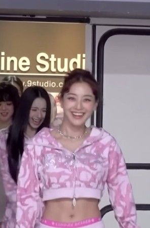 志效 (TWICE)粉丝拍下的瞬间