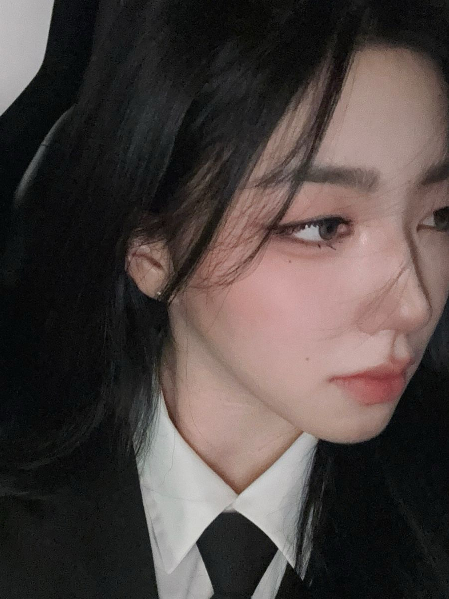 Recent activity shot of Park Sohyun (tripleS)