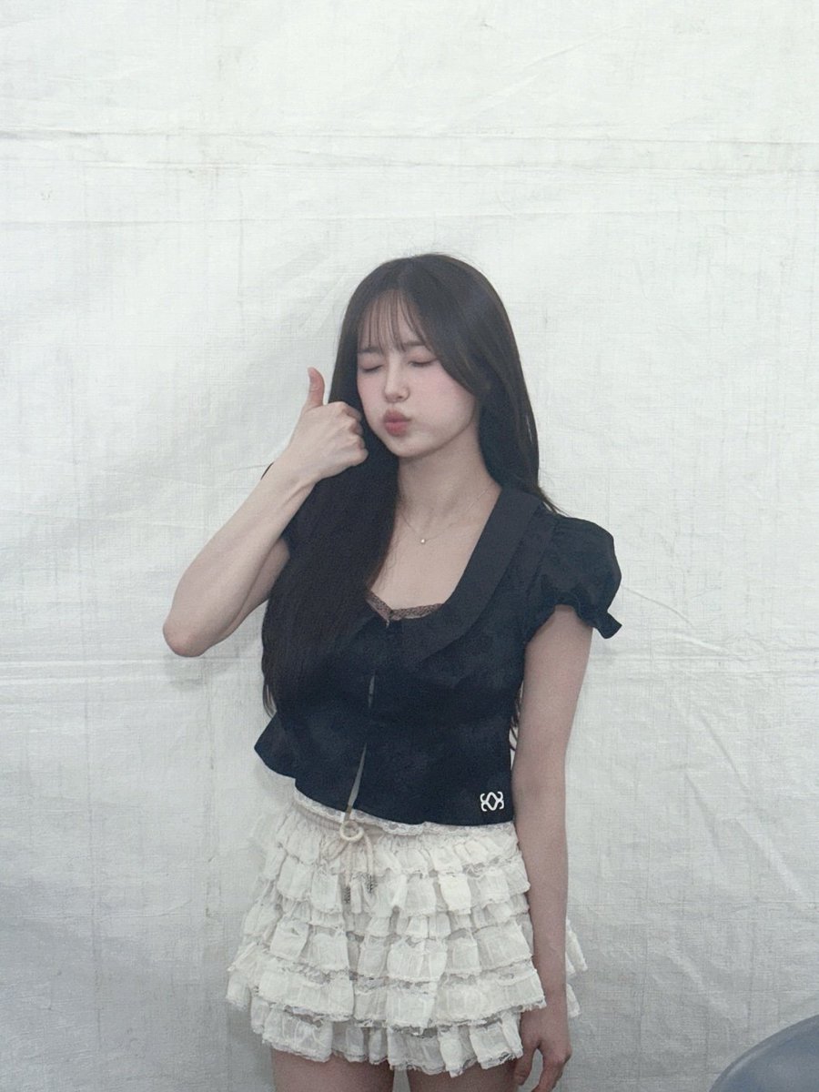 A moment captured by Chuu's fan