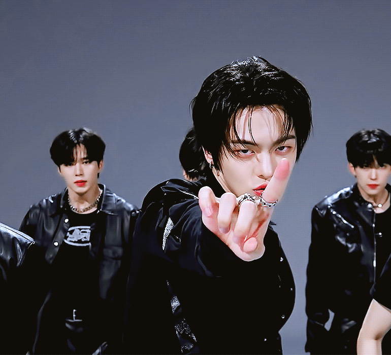 Behind-the-scenes cut of Lee Leo (ALPHA DRIVE ONE)