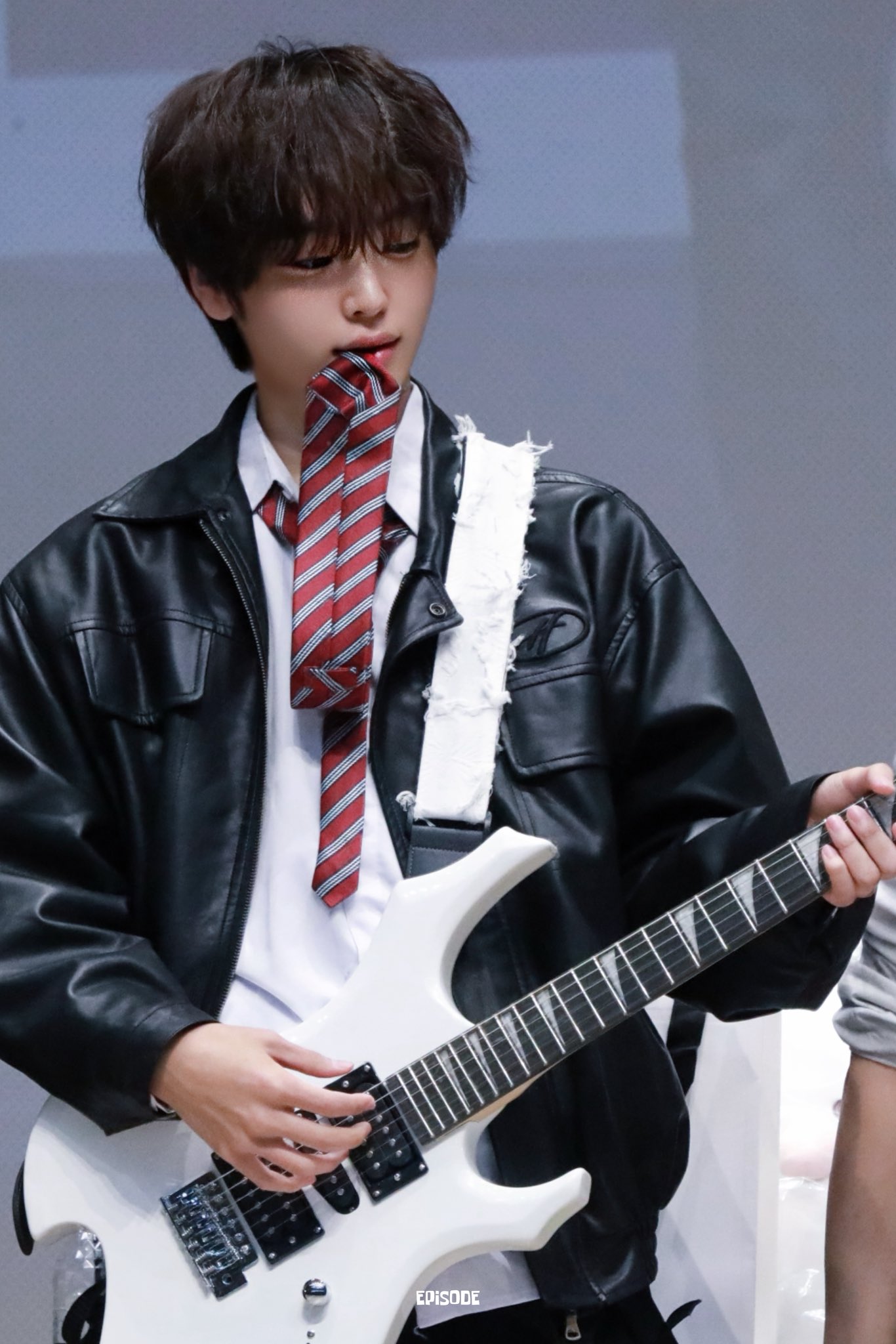 Latest photo of Hyeongjun (CRAVITY)