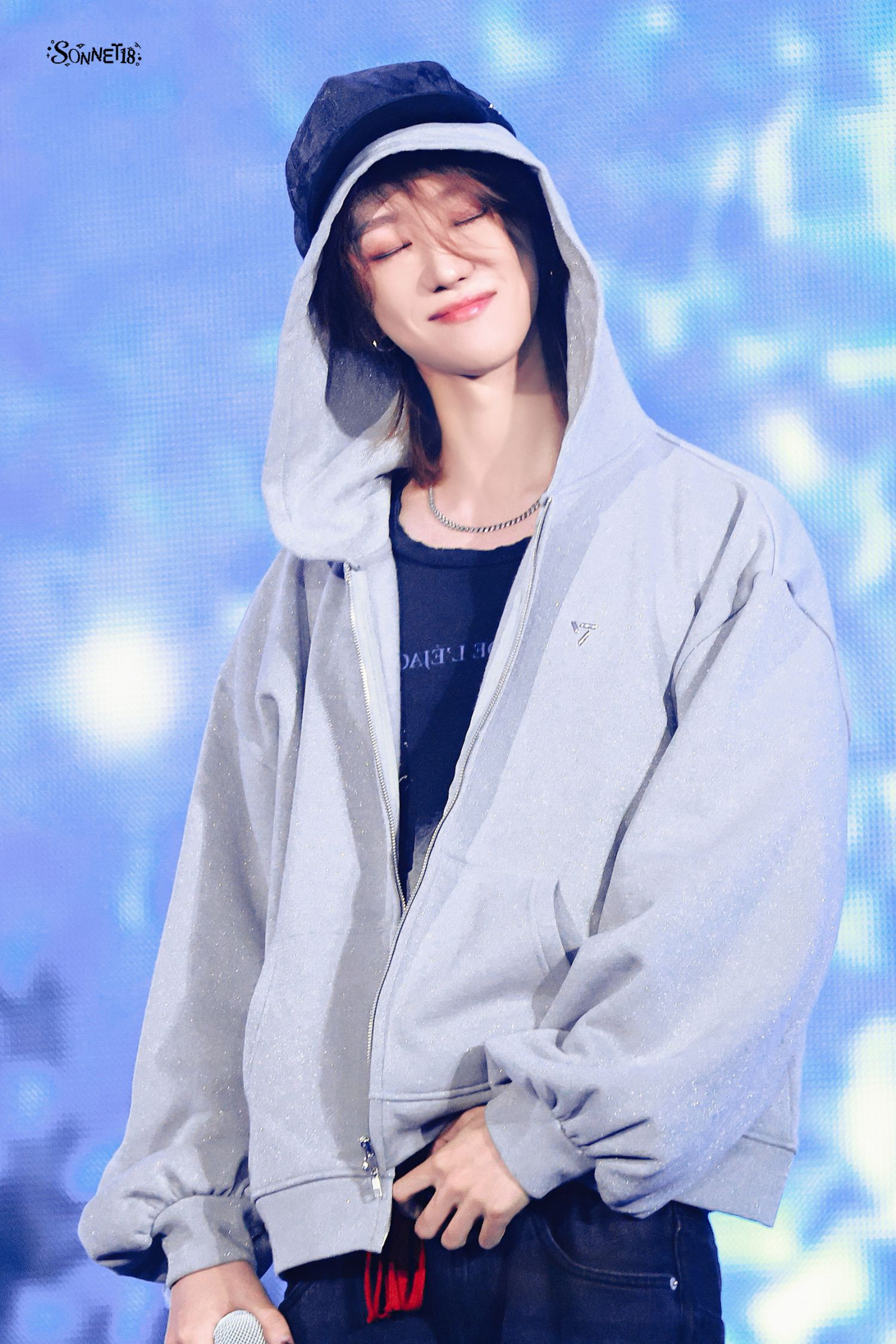 Behind-the-scenes cut of The 8 (SEVENTEEN)