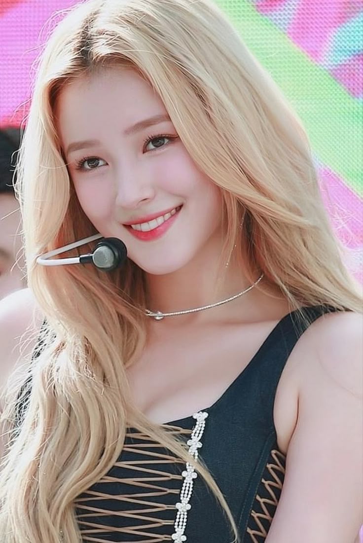 ナンシー (MOMOLAND)の最新写真