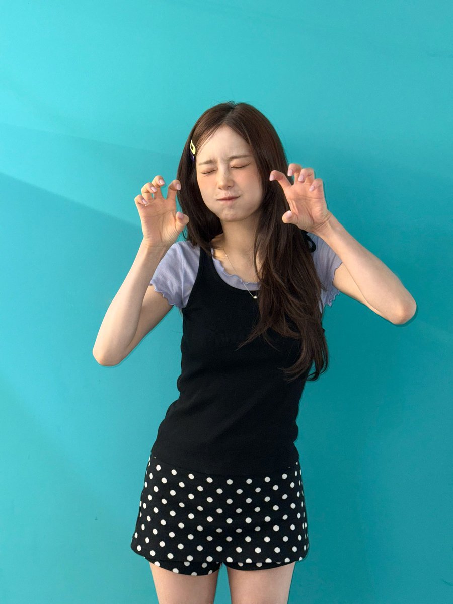Recent activity shot of Chuu