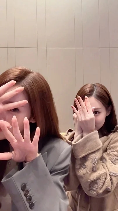 Today's most popular wallpaper in the TWICE community