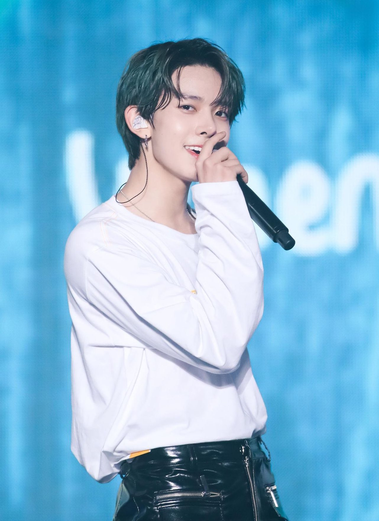 Behind-the-scenes cut of Heeseung (ENHYPEN)