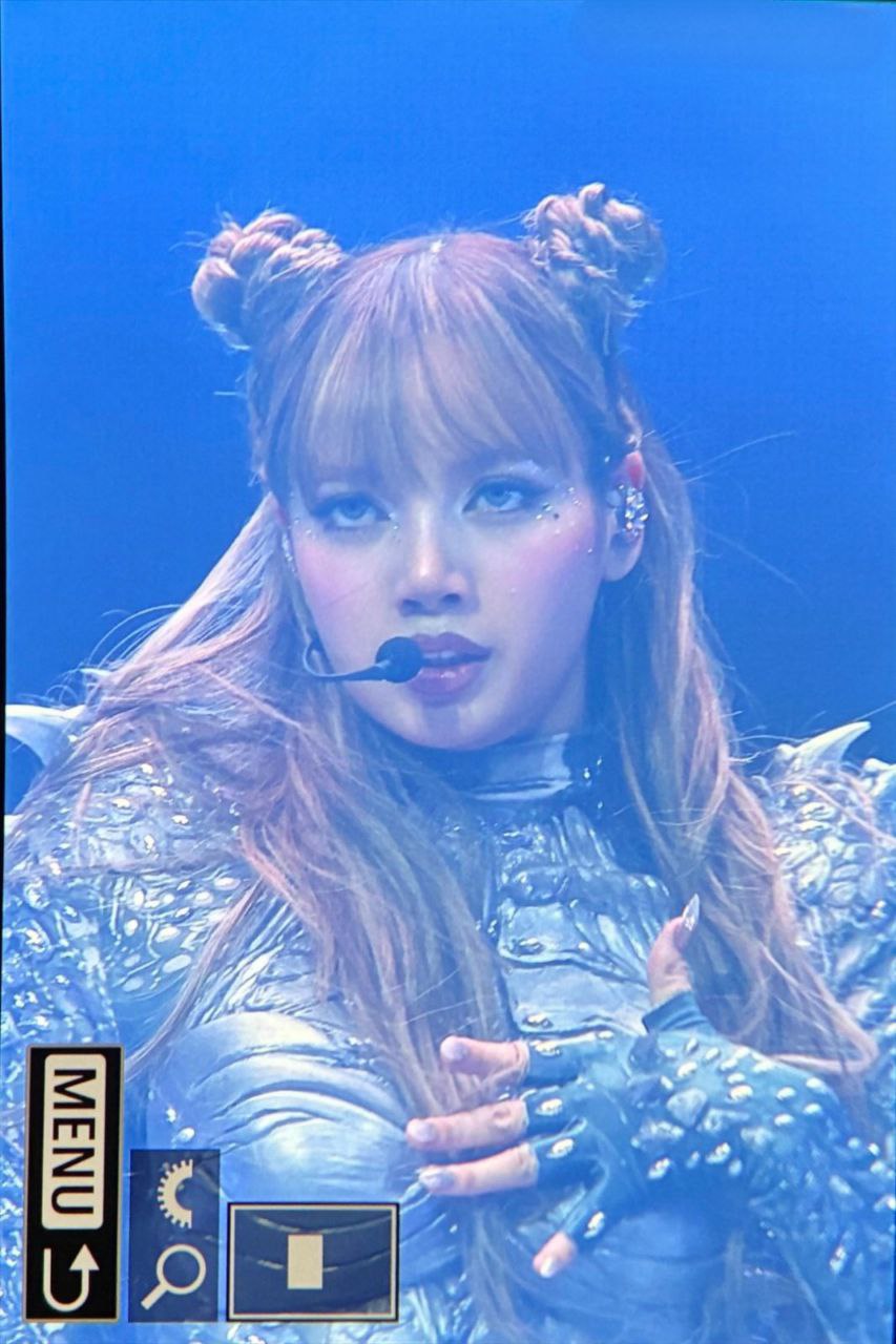 A moment captured by Lisa (BLACKPINK)'s fan