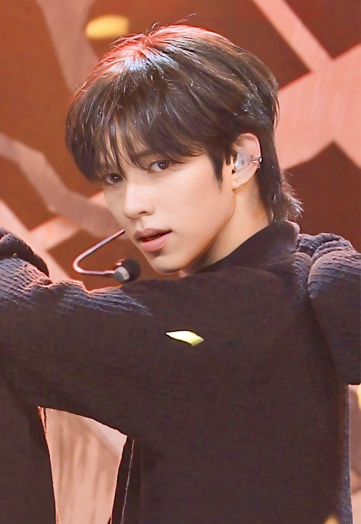 Foto aktivitas terbaru JL (AHOF)