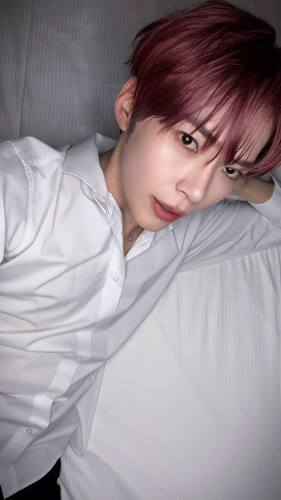 成韓彬 (ZEROBASEONE)的最新照片