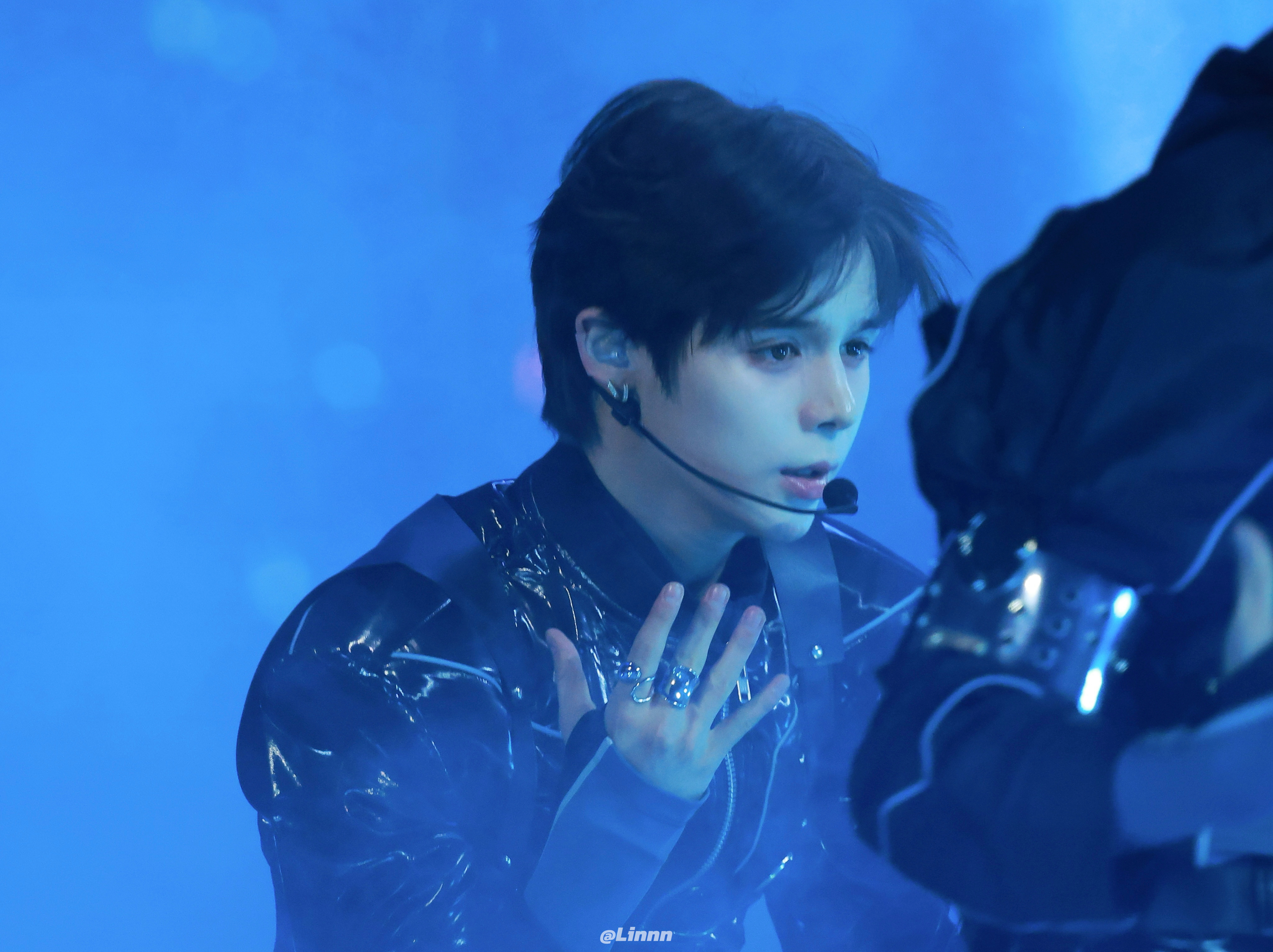 Behind-the-scenes cut of Justin (SMTR25)