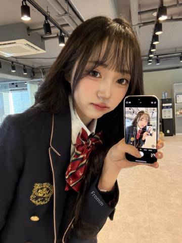 Recent activity shot of Park Shion (tripleS)