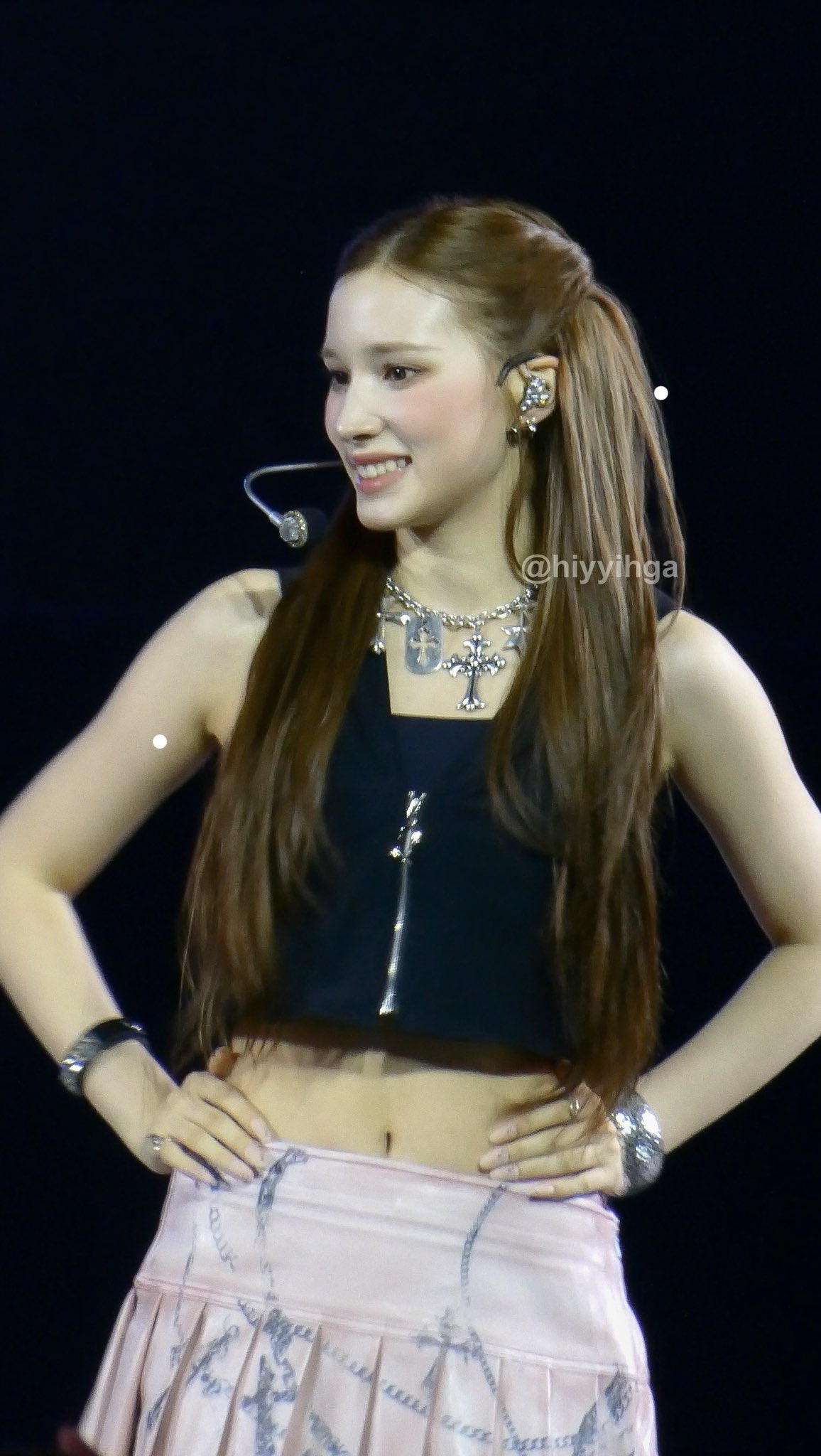 Behind-the-scenes cut of Huening Bahiyyih (Kep1er)