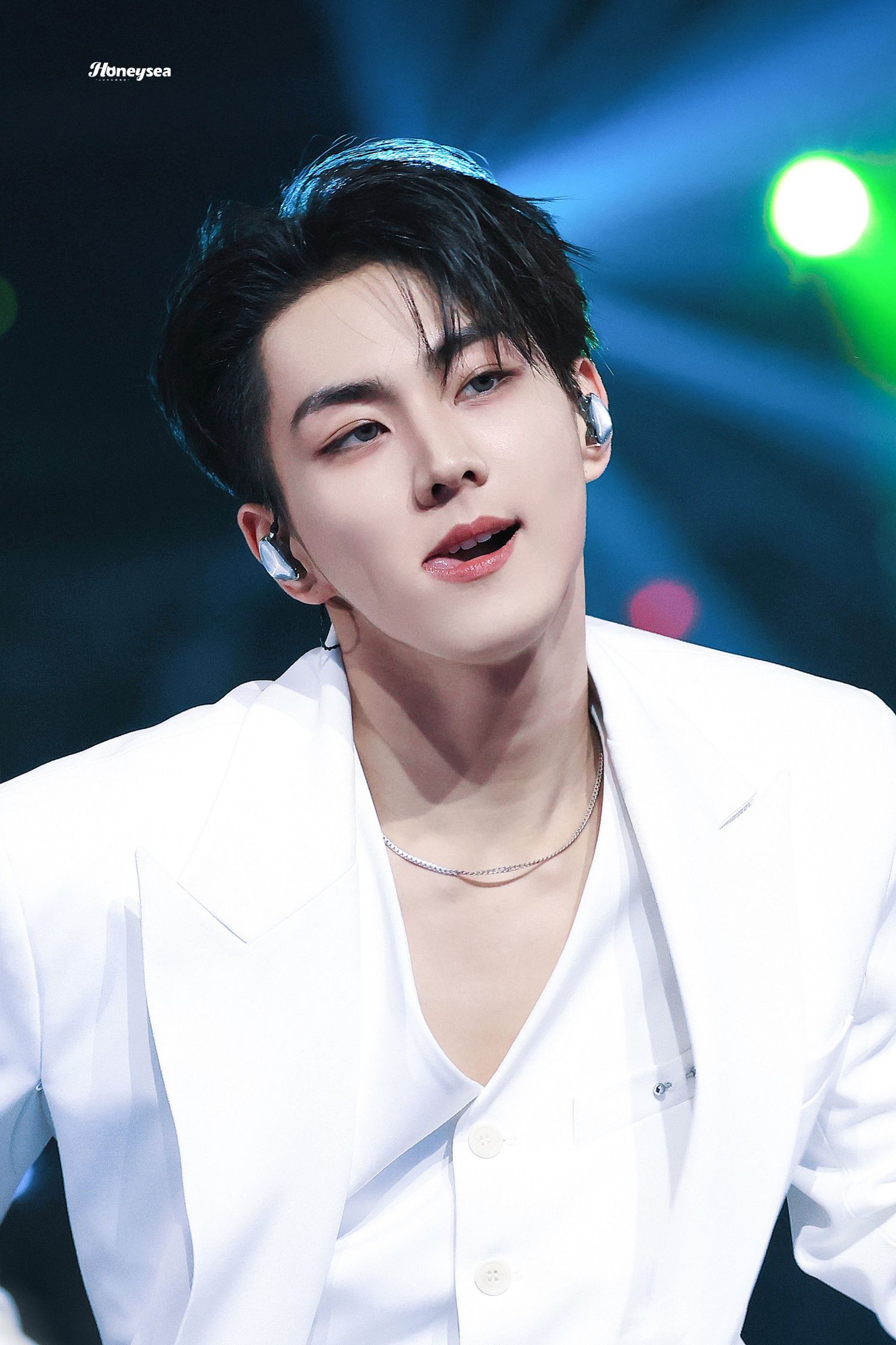 A moment captured by Jungwon (ENHYPEN)'s fan