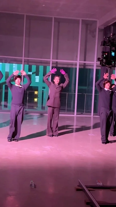 Latest photo of Minho (SHINee)