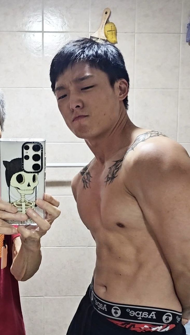 A moment captured by BOBBY (iKON)'s fan