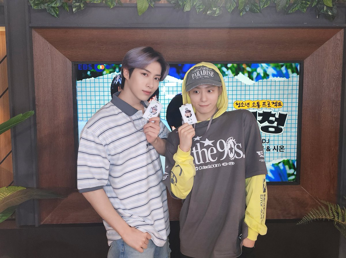 A moment captured by ONEUS's fan