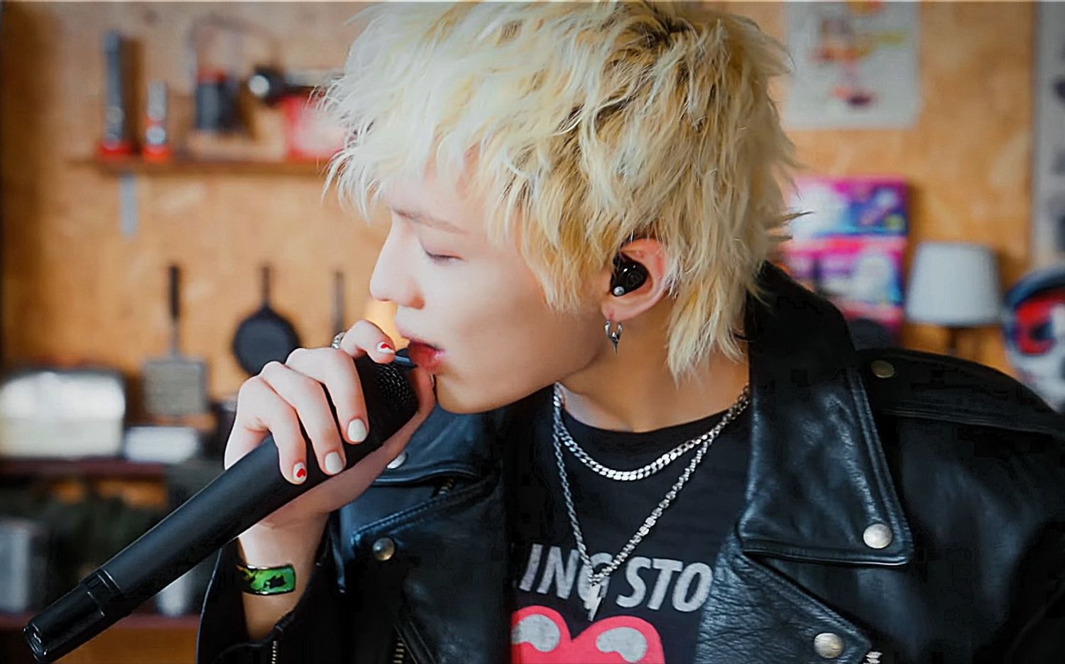 A moment captured by Junhyeok (TNX)'s fan