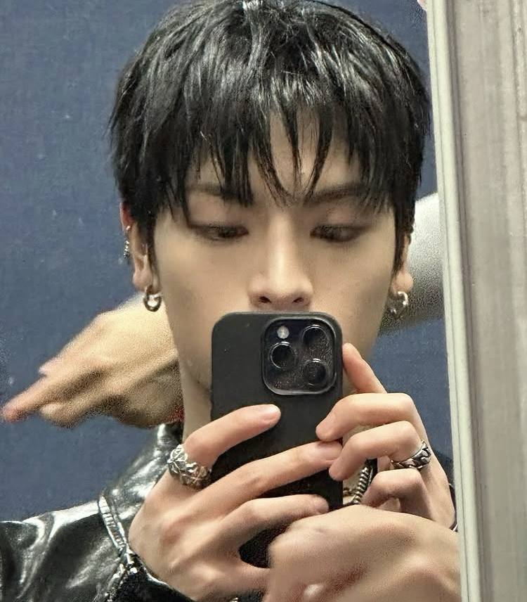 Recent activity shot of Yechan (Xikers)